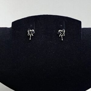 Серьги гвоздики Сердце арт.tr2208 серебро с черным