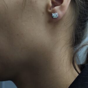 Серьги гвоздики Китти арт.tr1937 белые