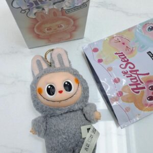 Брелок мягкий Лабубу музыкальный 18,5см арт.tr2250 серый