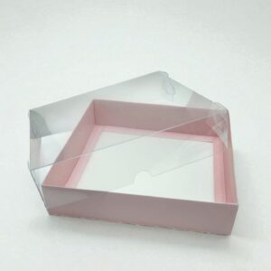 Коробка с окошком 18*18*4 арт.3434 розовая 300тг