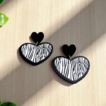 Серьги акрил Сердце арт.tr1961 черно-белое в полоску