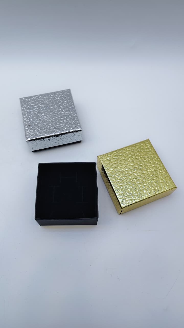 Коробка для бижутерии 7*7*3,5см арт.tr2874 золото/серебро 400тг Коробка для бижутерии 7*7*3,5см арт.tr2874 золото/серебро 400тг