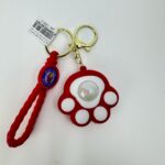 Брелок Лапка светящаяся 5,5см арт.666-30 красная