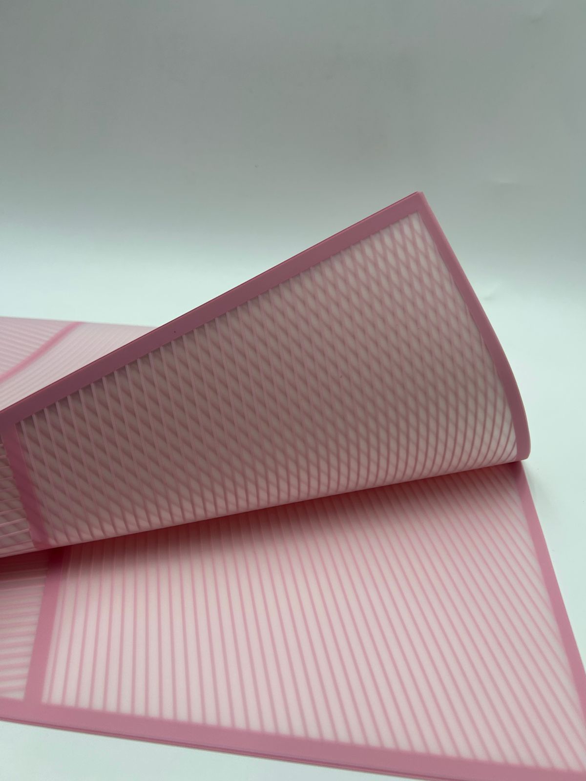 Пленка упаковочная 60*60см арт.cy2aqx2021-3 розовая в полоску Пленка упаковочная 60*60см арт.cy2aqx2021-3 розовая в полоску