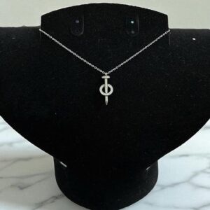 Кулон титан Гвоздь в кольце со стразами арт.tr2354 серебро