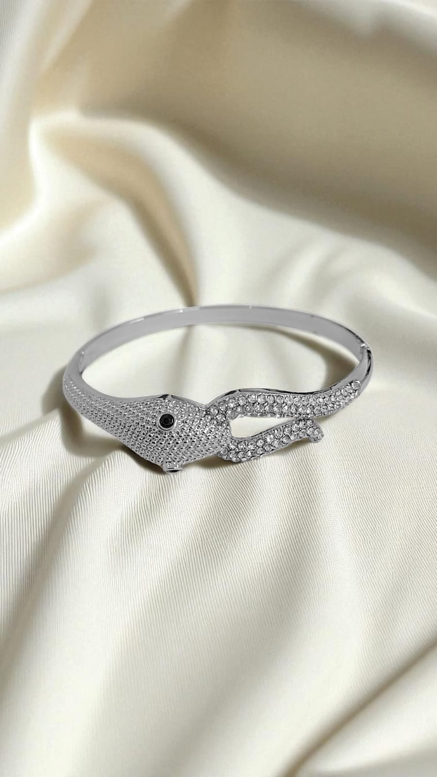 Браслет титан большая Змейка со стразами арт.tr1786 серебро Браслет титан большая Змейка со стразами арт.tr1786 серебро