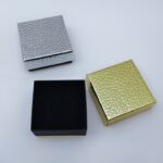 Коробка для бижутерии бархатная 7*7*4см ассорти 800тг