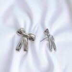 Серьги Бантики титан 2*2,5см арт.tr1774 серебро