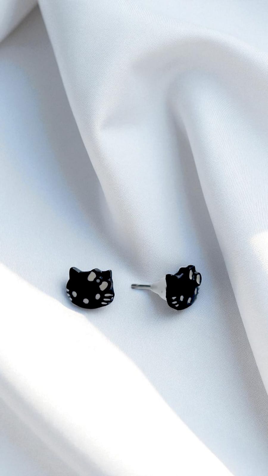 Серьги гвоздики Китти арт.tr1936 черные Серьги гвоздики Китти арт.tr1936 черные