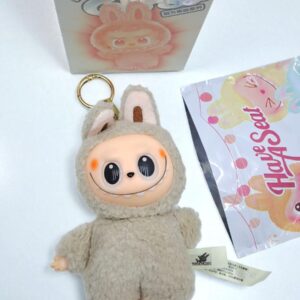 Брелок мягкий Лабубу музыкальный 18,5см арт.tr2251 темно-бежевый