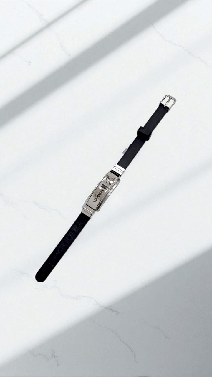 Браслет силиконовый регулируемый с металлической вставкой автограф "BTS-RM" арт.tr2149 серебро Браслет силиконовый регулируемый с металлической вставкой автограф "BTS-RM" арт.tr2149 серебро