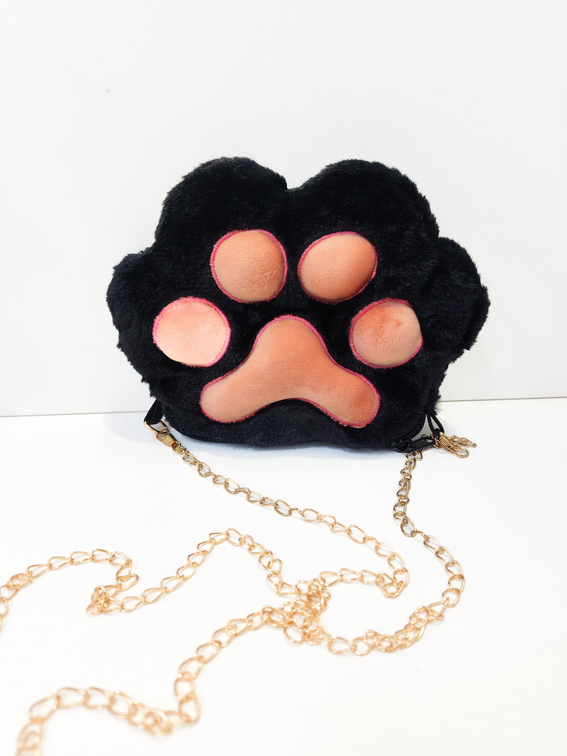 Сумка Лапка мех черная 23*16см 2000тг Сумка Лапка мех черная 23*16см 2000тг