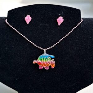 Набор детские сережки ракушки+кулон разноцветная рыбка арт.tr1959