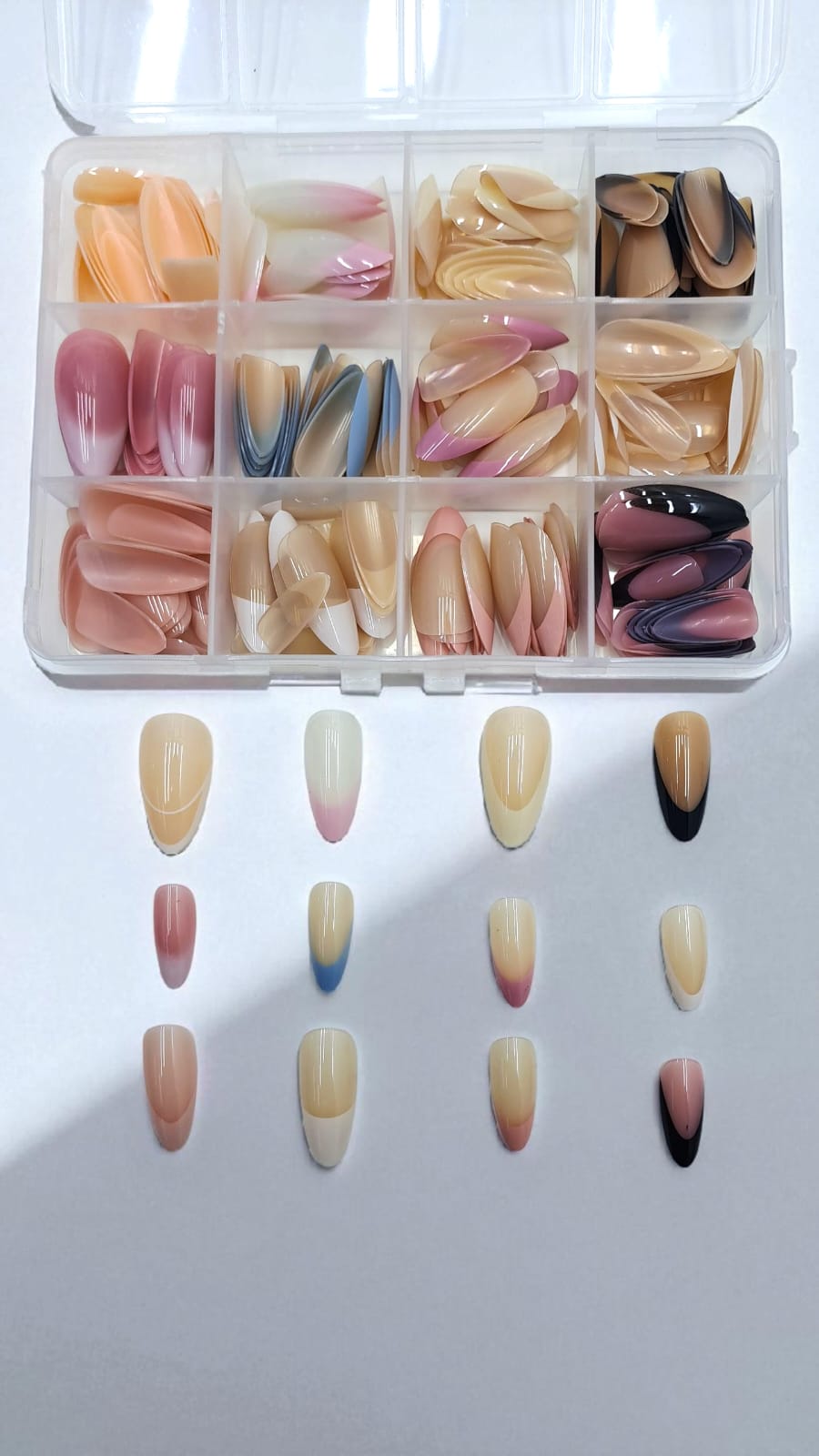Ногти накладные френч в контейнере арт.tr2244 ассорти Ногти накладные френч в контейнере арт.tr2244 ассорти