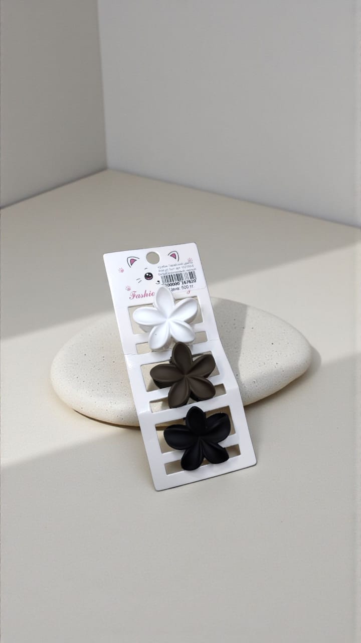 Крабик Гавайский цветок 4см уп 3шт арт.102150-6 белый,коричневый,черный Крабик Гавайский цветок 4см уп 3шт арт.102150-6 белый,коричневый,черный