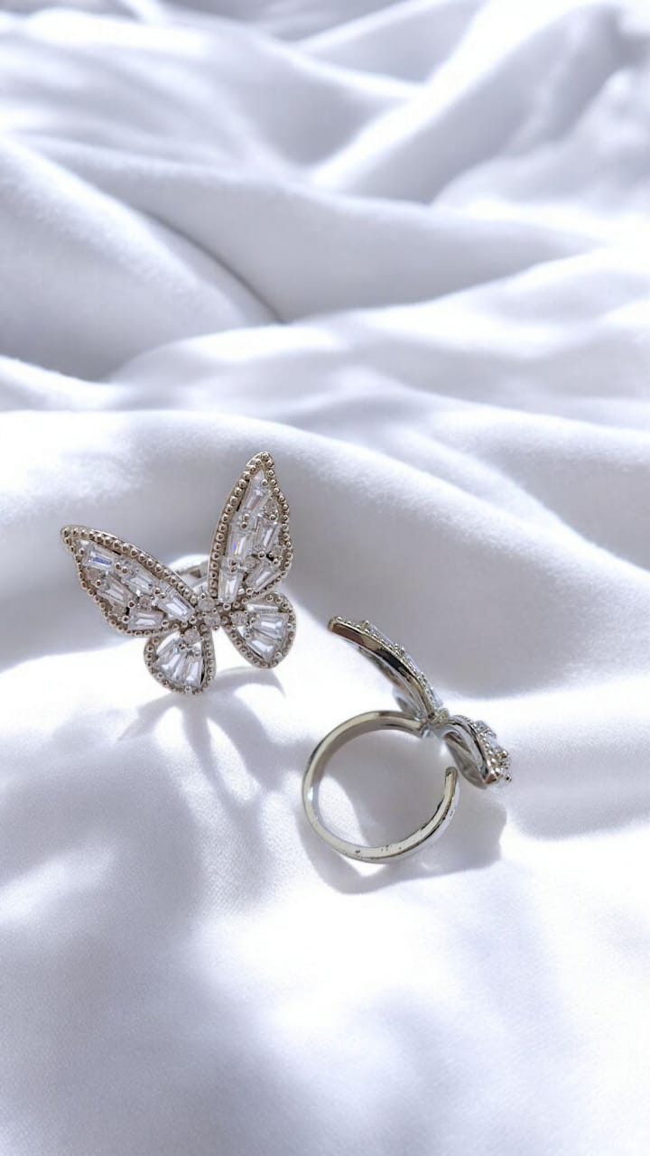 Кольцо бабочка стразы серебро арт.tr1427 Кольцо бабочка стразы серебро арт.tr1427