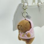 Брелок мягкий Капибара в капюшоне 10см арт.b36m персик розовый