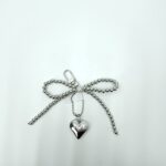 Брелок Бант из бус с сердцем арт.5975-8 серебро