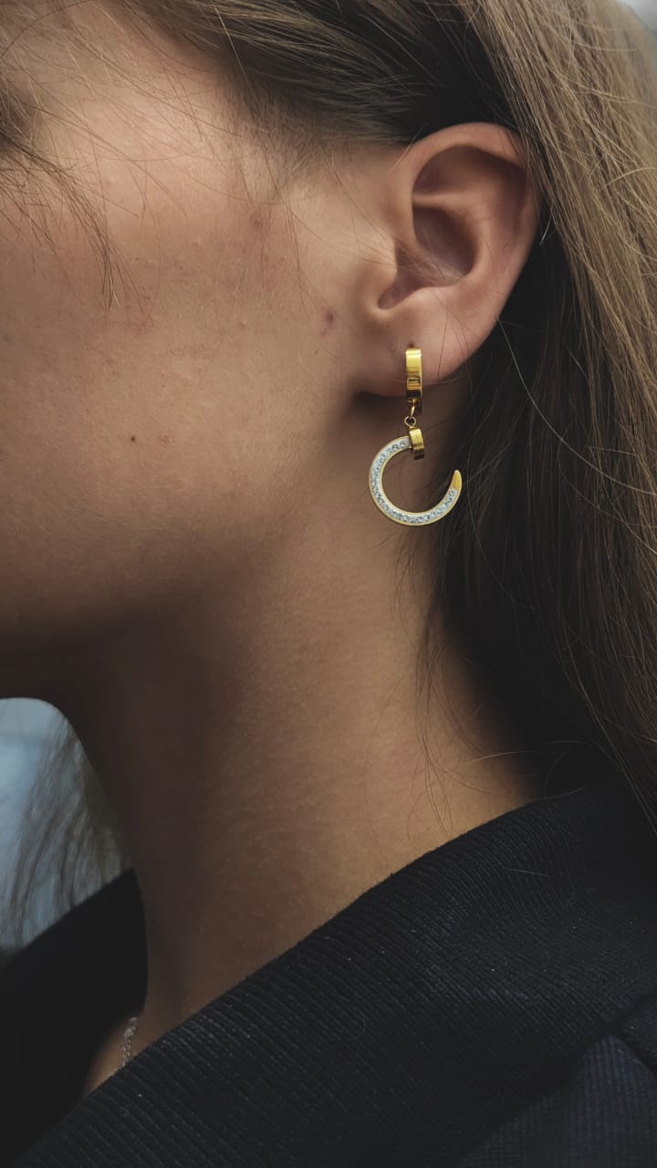 Серьги титан круглые гвозди со стразами арт.tr1965 золото Серьги титан круглые гвозди со стразами арт.tr1965 золото