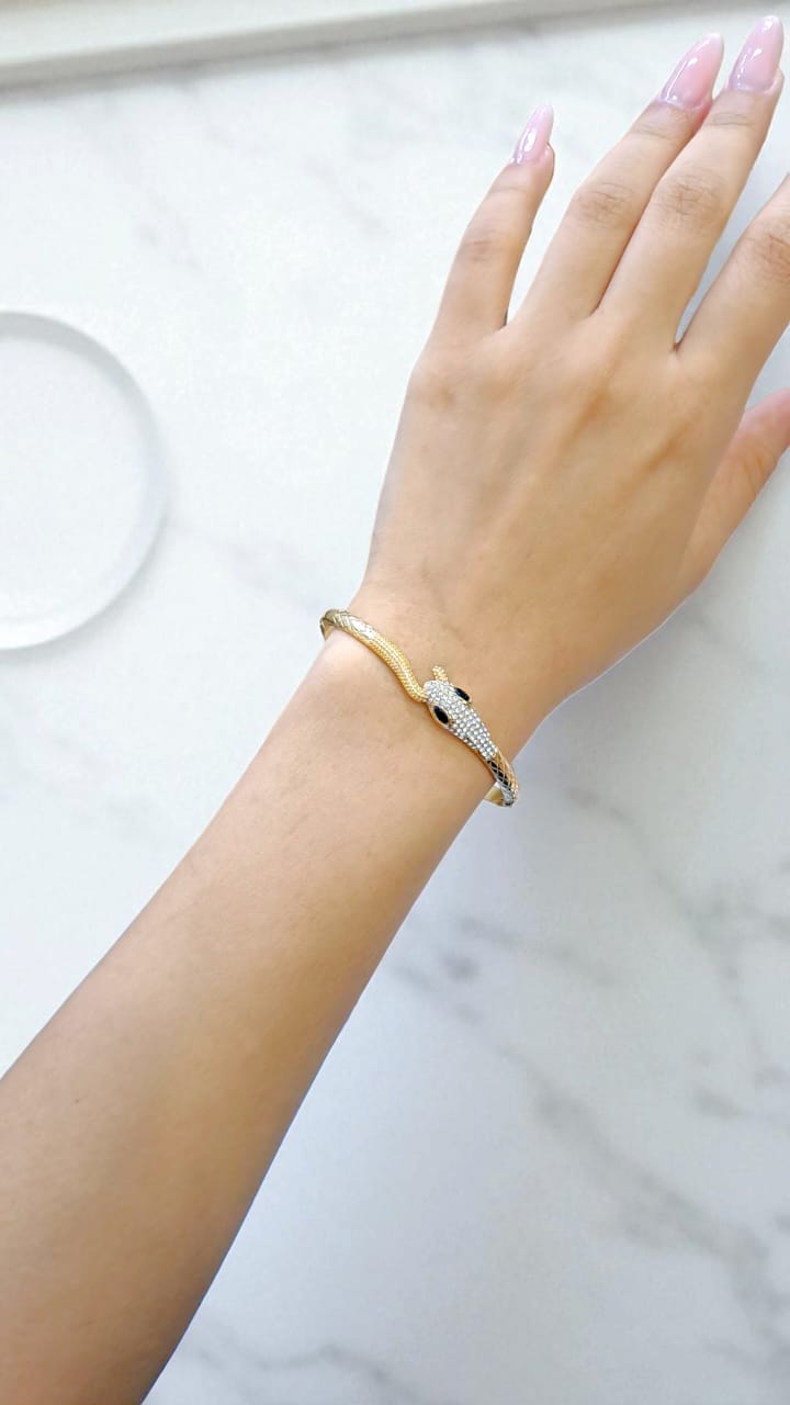 Браслет титан маленькая Змейка со стразами арт.tr1995 золото Браслет титан маленькая Змейка со стразами арт.tr1995 золото