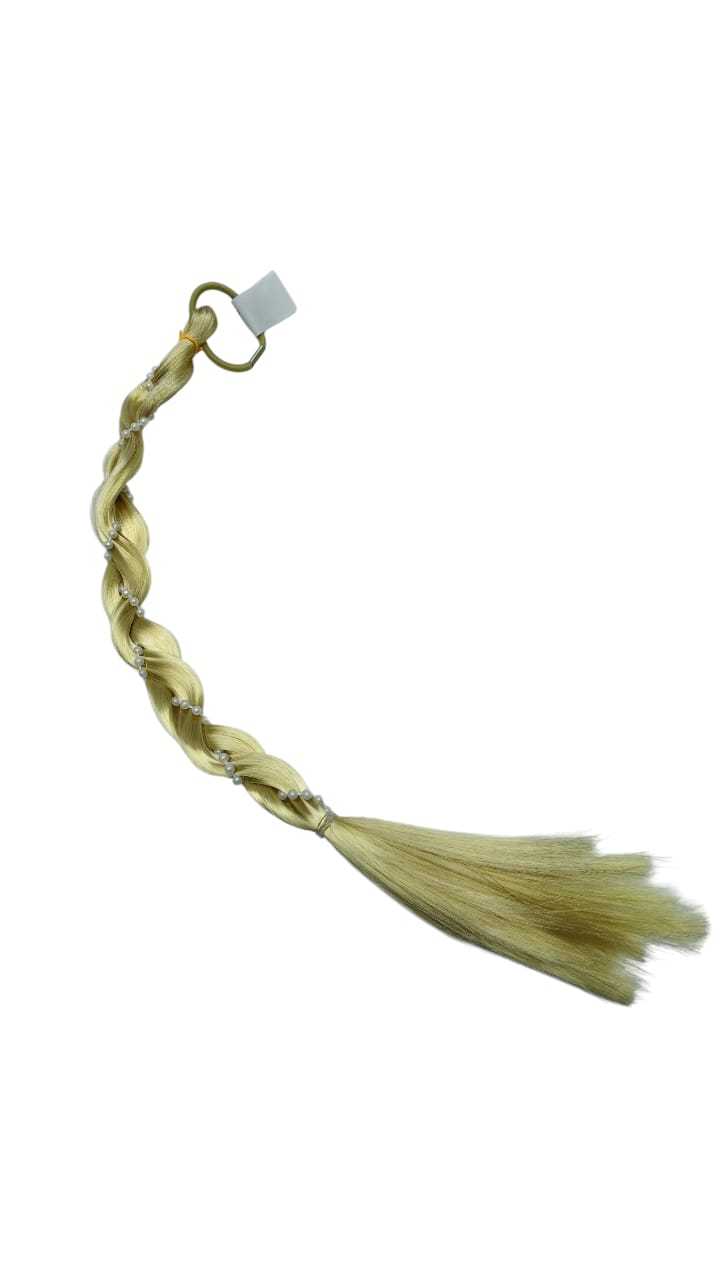 Косичка на резинке с жемчугом арт.tr1586 светло-русый Косичка на резинке с жемчугом арт.tr1586 светло-русый