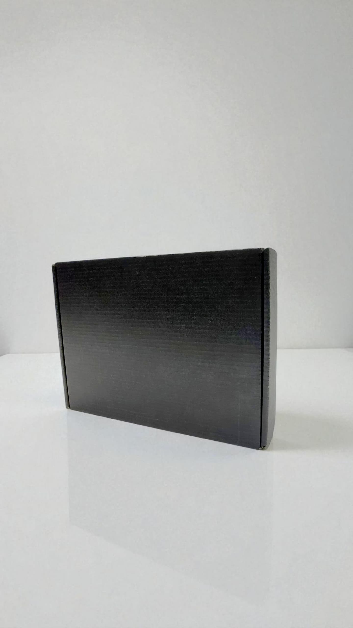 Коробка крафт черная 23*17*8 700тг Коробка крафт черная 23*17*8 700тг