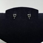 Серьги гвоздики Сердце арт.tr2208 серебро с черным