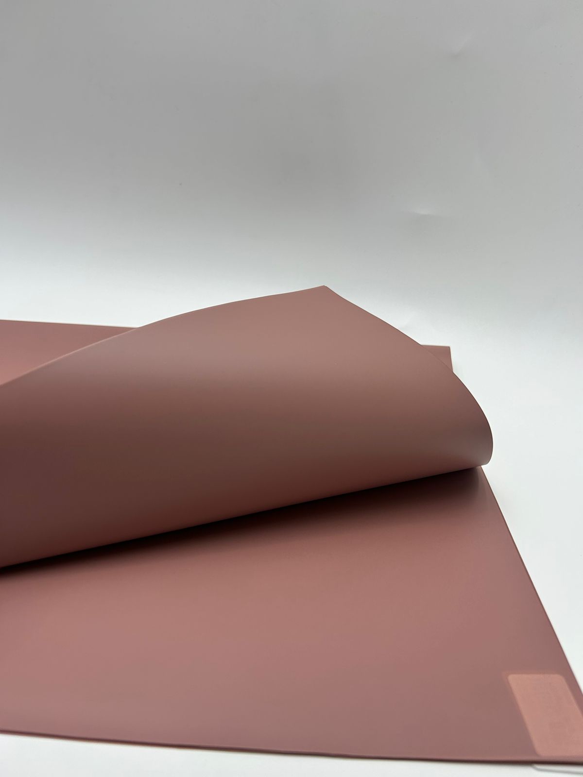 Пленка упаковочная 60*60см арт.cyhsz2021-10 пыльная роза Пленка упаковочная 60*60см арт.cyhsz2021-10 пыльная роза