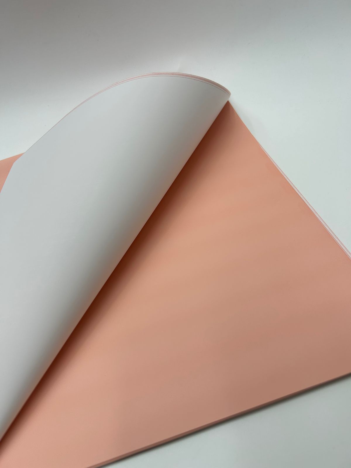 Пленка упаковочная 60*60см арт.tr571 персиковая Пленка упаковочная 60*60см арт.tr571 персиковая