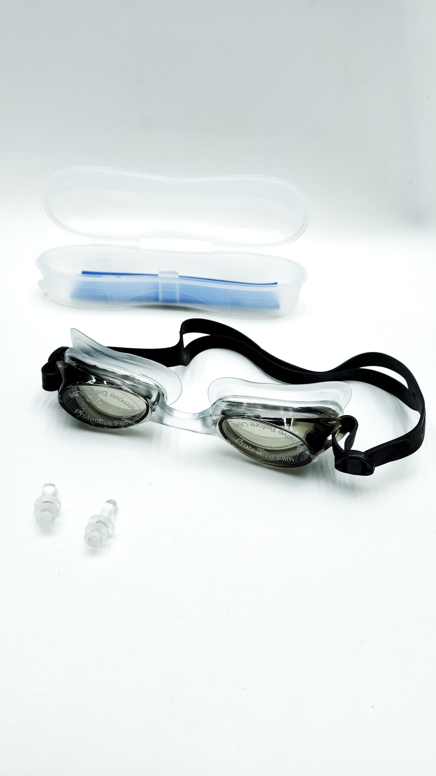 Очки для плавания в футляре с затычками 1000тг Очки для плавания в футляре с затычками 1000тг