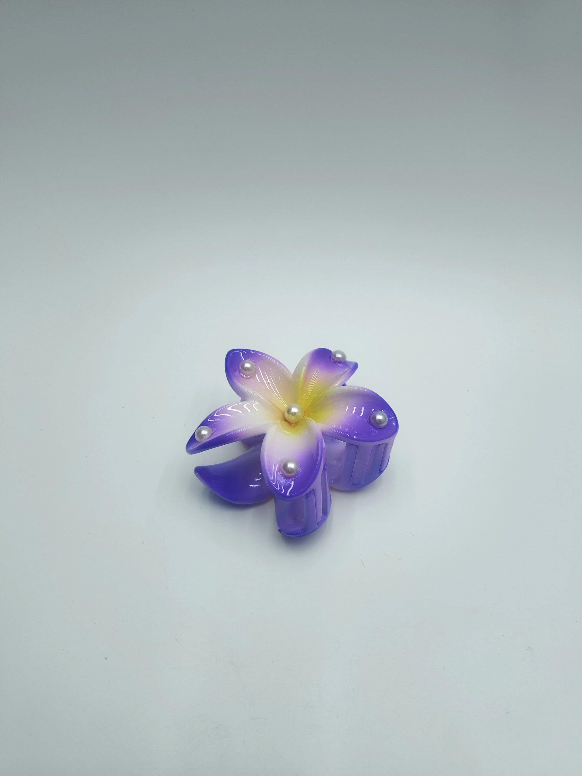 Крабик Гавайский цветок с жемчугом 8см арт.3908-4 фиолетовый Крабик Гавайский цветок с жемчугом 8см арт.3908-4 фиолетовый