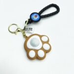 Брелок Лапка светящаяся 5,5см арт.666-30 коричневая