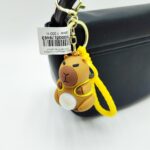 Брелок светящийся Капибара 5,5см арт.tr185 желтый