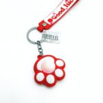 Брелок Лапка светящаяся 4см арт.666-34 красный