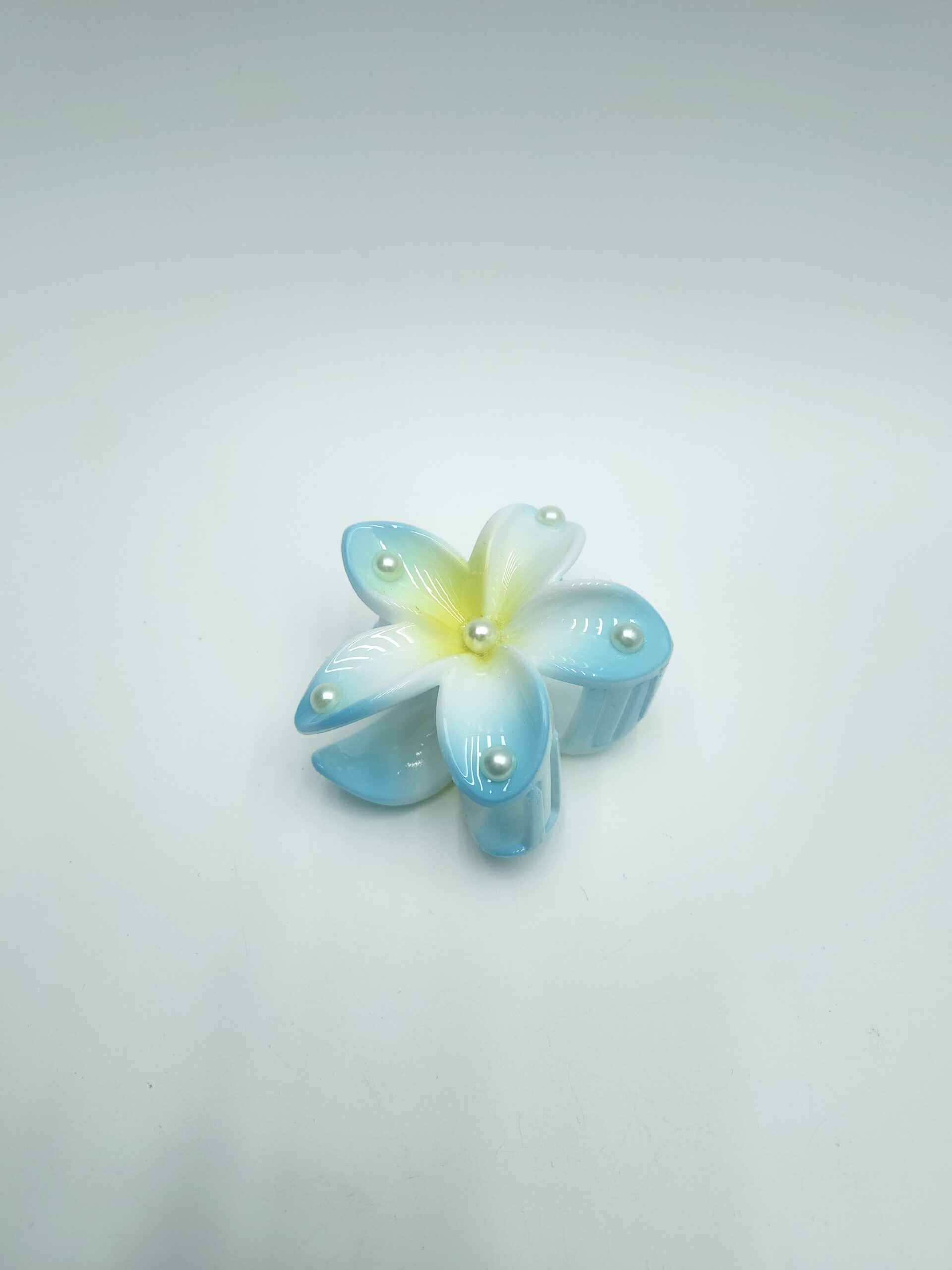 Крабик Гавайский цветок с жемчугом 8см арт.3908-4 голубой Крабик Гавайский цветок с жемчугом 8см арт.3908-4 голубой