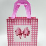 Подарочный пакет-шоппер розовый с бантиком в клеточку 20*22*9см арт.9034-2