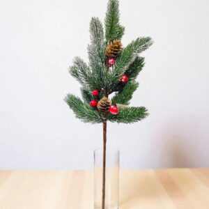 Новогодняя ветка хвои с ягодами и шишками 1200тг