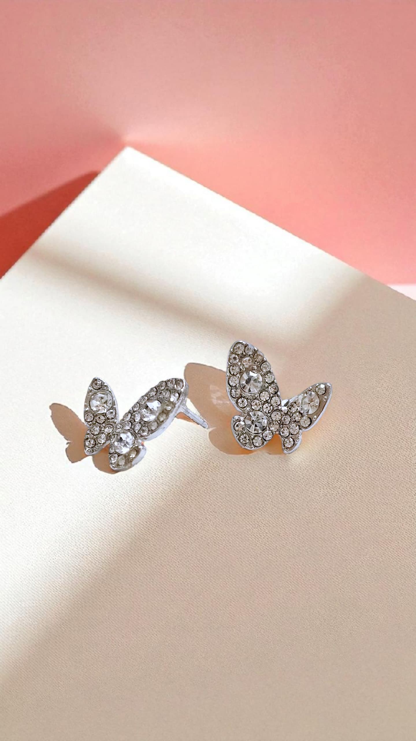 Серьги гвоздики Бабочки со стразами арт.tr1933 серебро Серьги гвоздики Бабочки со стразами арт.tr1933 серебро