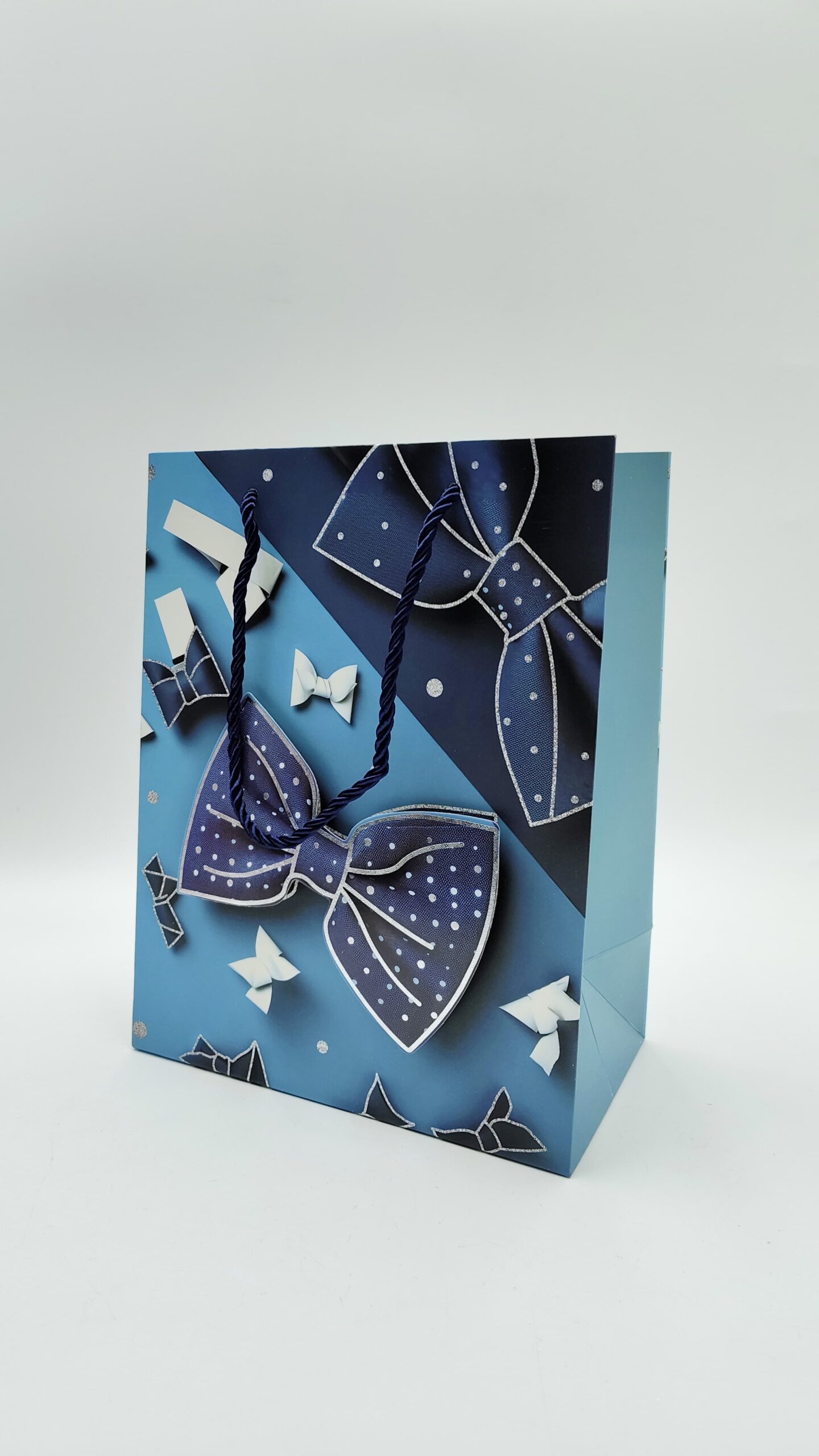 Пакет подарочный с бабочкой 3d 18*10*23см арт.wb-0751-1s Пакет подарочный с бабочкой 3d 18*10*23см арт.wb-0751-1s