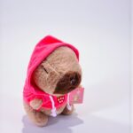 Мягкая игрушка Капибара в капюшоне 20см арт.tr2845 темно-розовая