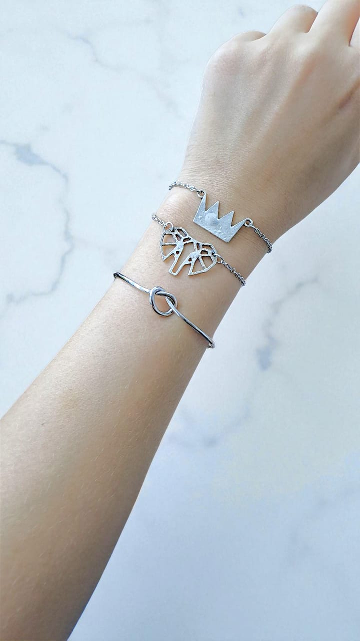 Браслеты уп 3шт с подвесками слоник+корона арт.tr2156 серебро Браслеты уп 3шт с подвесками слоник+корона арт.tr2156 серебро