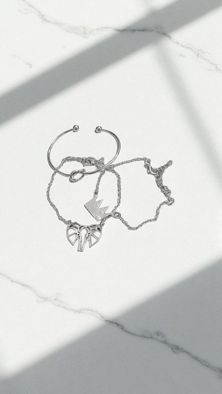 Браслеты уп 3шт с подвесками слоник+корона арт.tr2156 серебро Браслеты уп 3шт с подвесками слоник+корона арт.tr2156 серебро