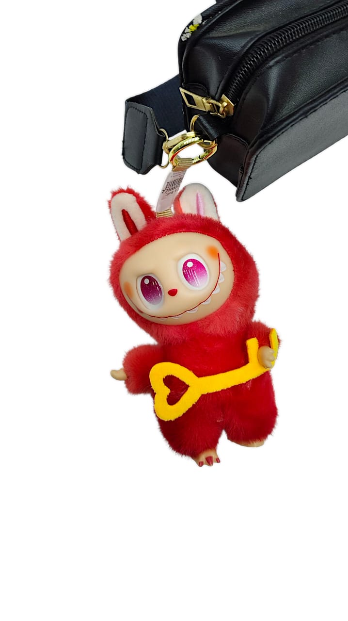 Брелок мягкий Лабубу с ключиком 17см арт.tr1300 красный Брелок мягкий Лабубу с ключиком 17см арт.tr1300 красный