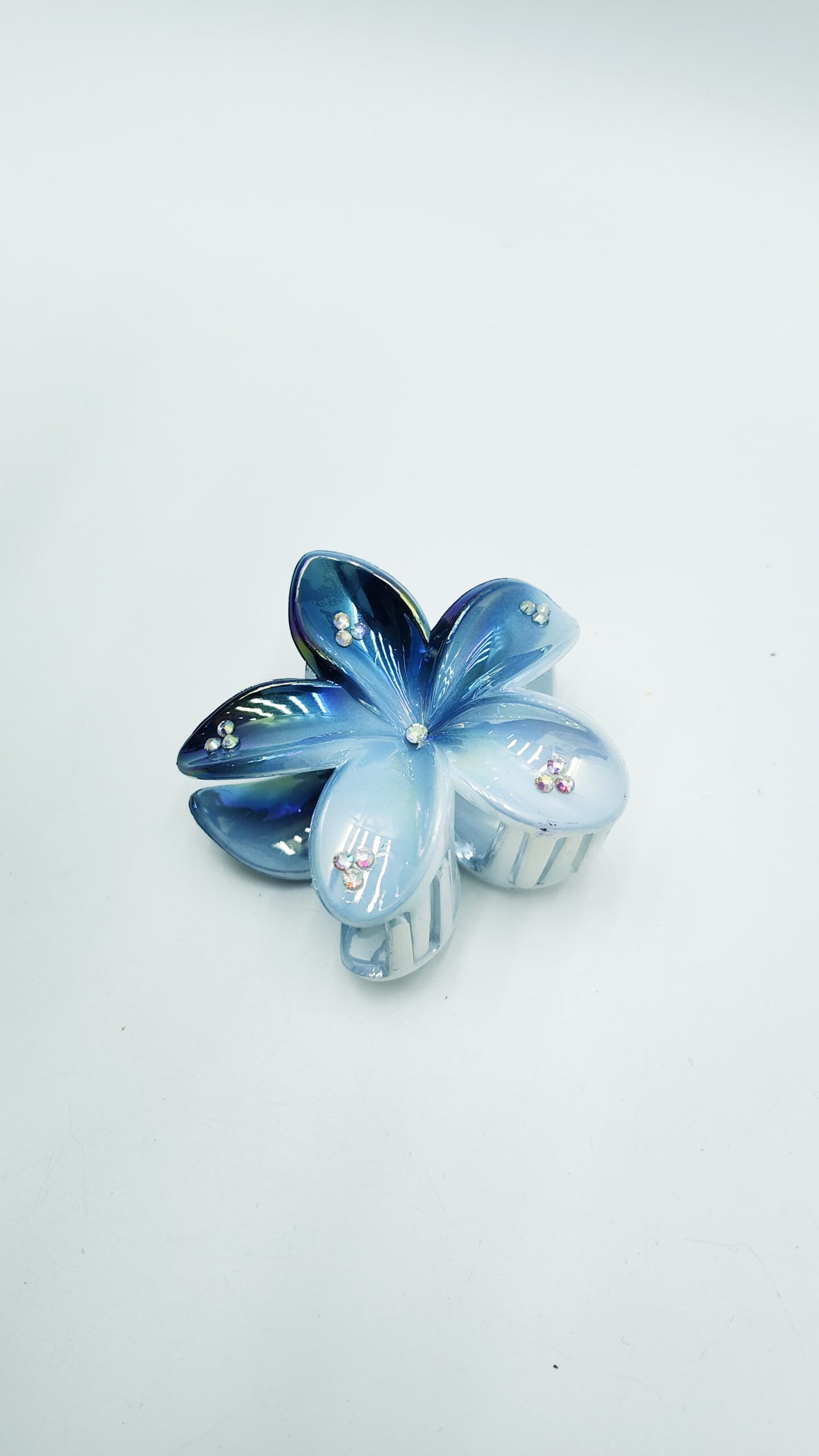 Крабик Гавайский цветок 8см арт.tr517 глянцевый со стразами синий Крабик Гавайский цветок 8см арт.tr517 глянцевый со стразами синий