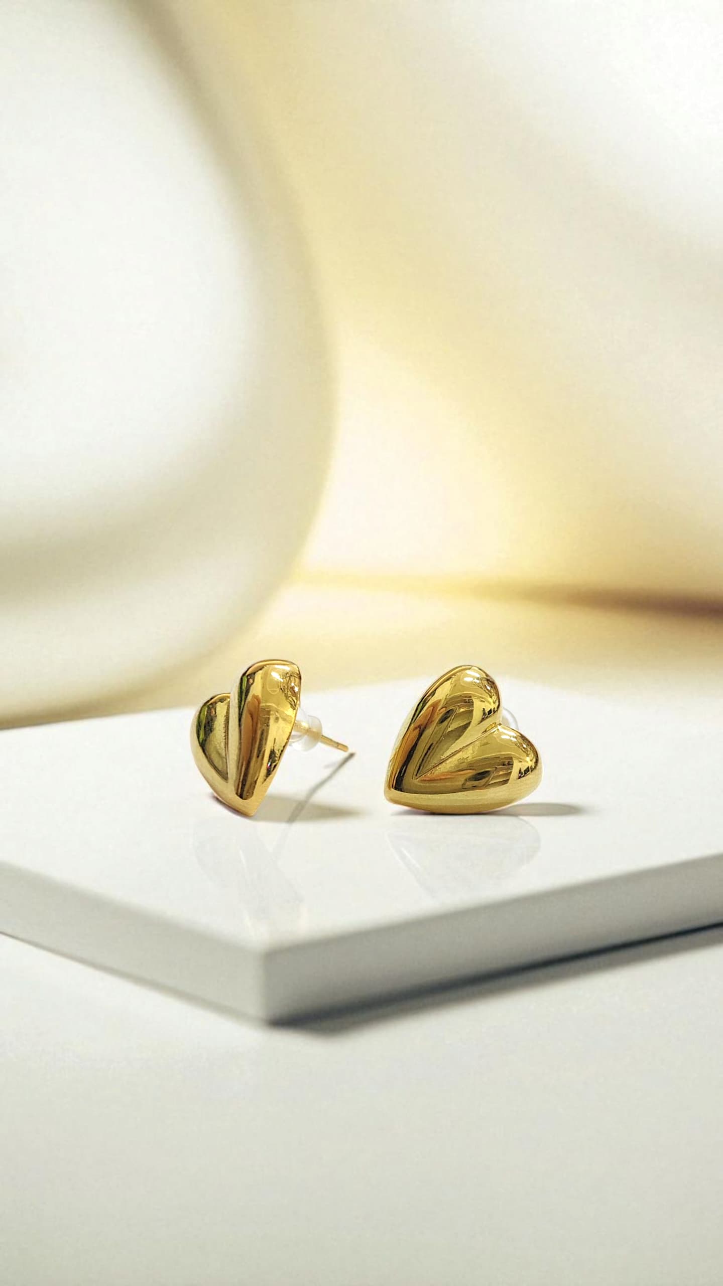 Серьги Сердце титан 1,5см арт.tr1758 золото Серьги Сердце титан 1,5см арт.tr1758 золото