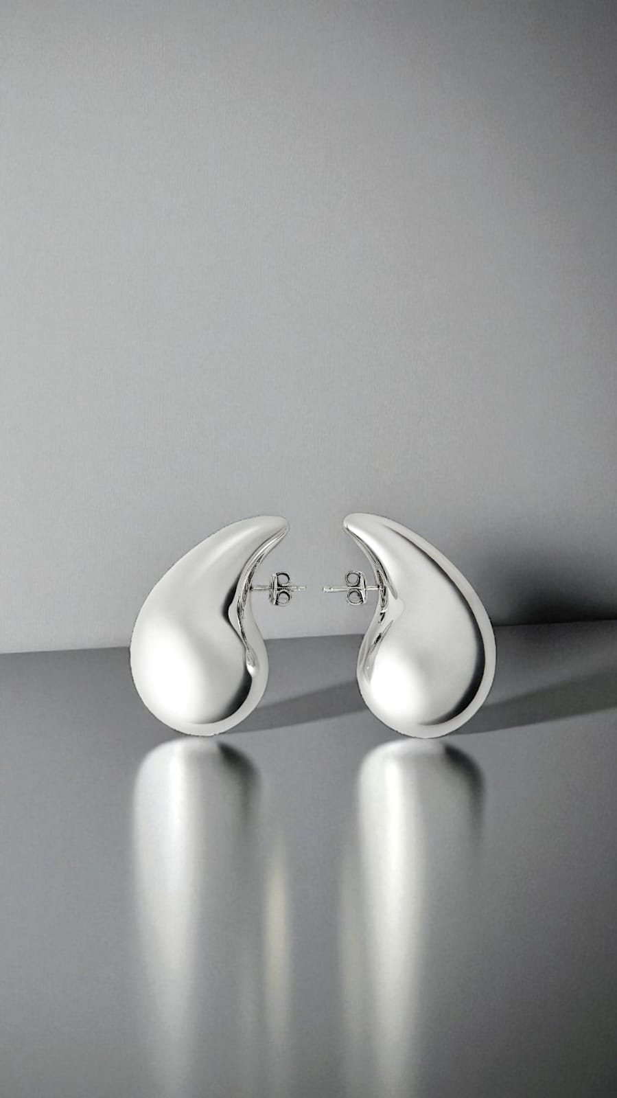 Серьги Bottega титан капля арт.tr1780 серебро Серьги Bottega титан капля арт.tr1780 серебро