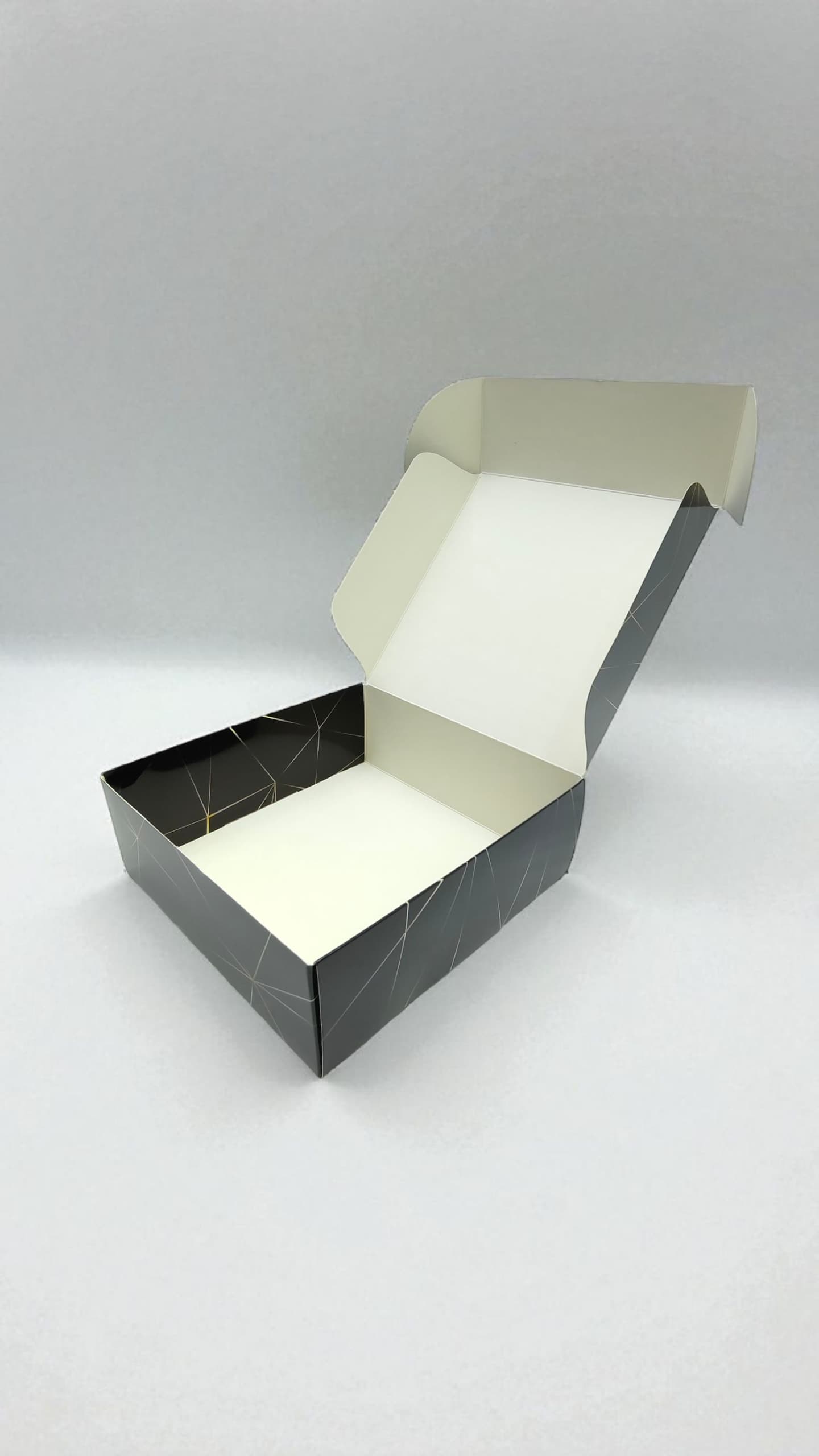 Коробка Vip 20*20*7см 500тг Коробка Vip 20*20*7см 500тг