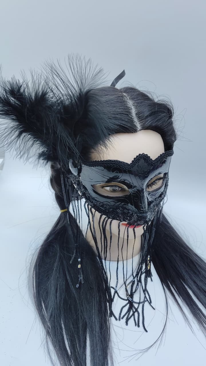 Маска карнавальная арт.tr2802 с пером 1500тг Маска карнавальная арт.tr2802 с пером 1500тг