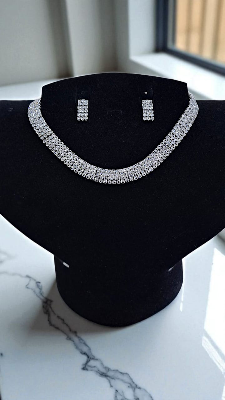 Чокер 4ряда+серьги стразы арт.tr2022 серебро Чокер 4ряда+серьги стразы арт.tr2022 серебро