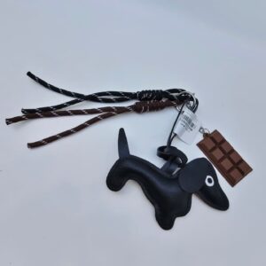 Брелок на сумку Такса с шоколадом арт.tr2876 черная